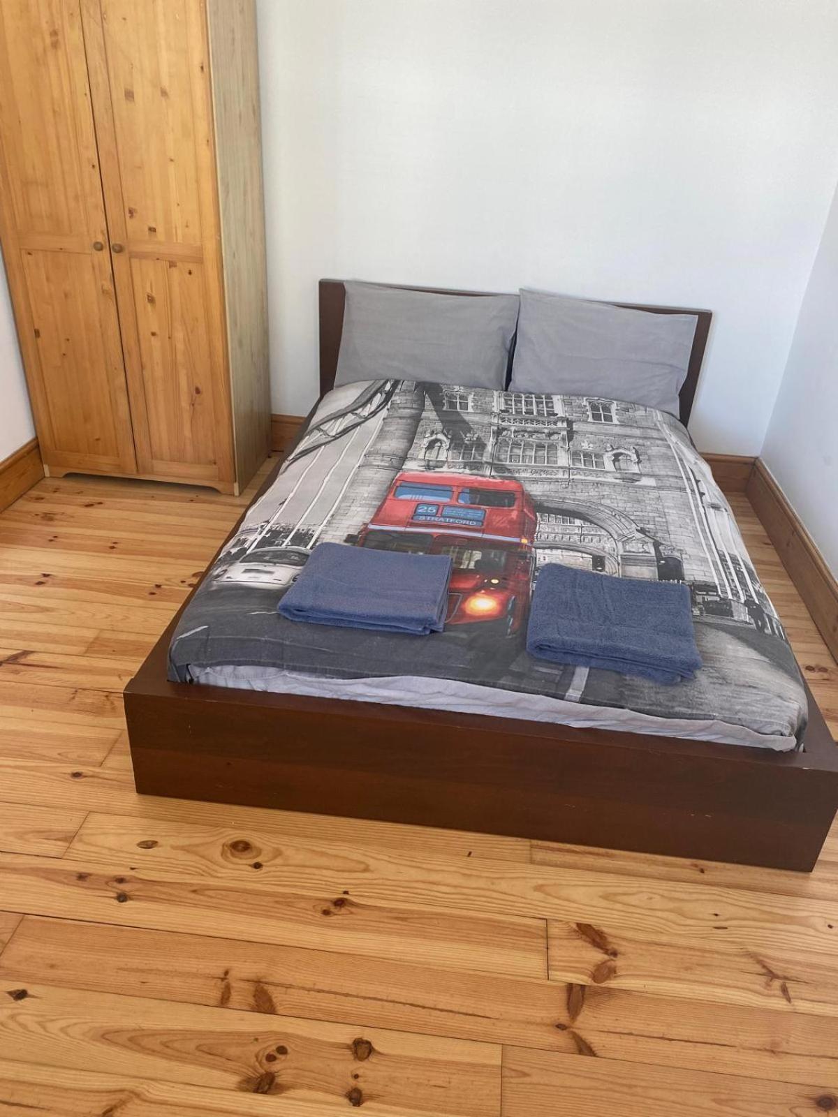 Lovely Rooms In West London Northolt  エクステリア 写真