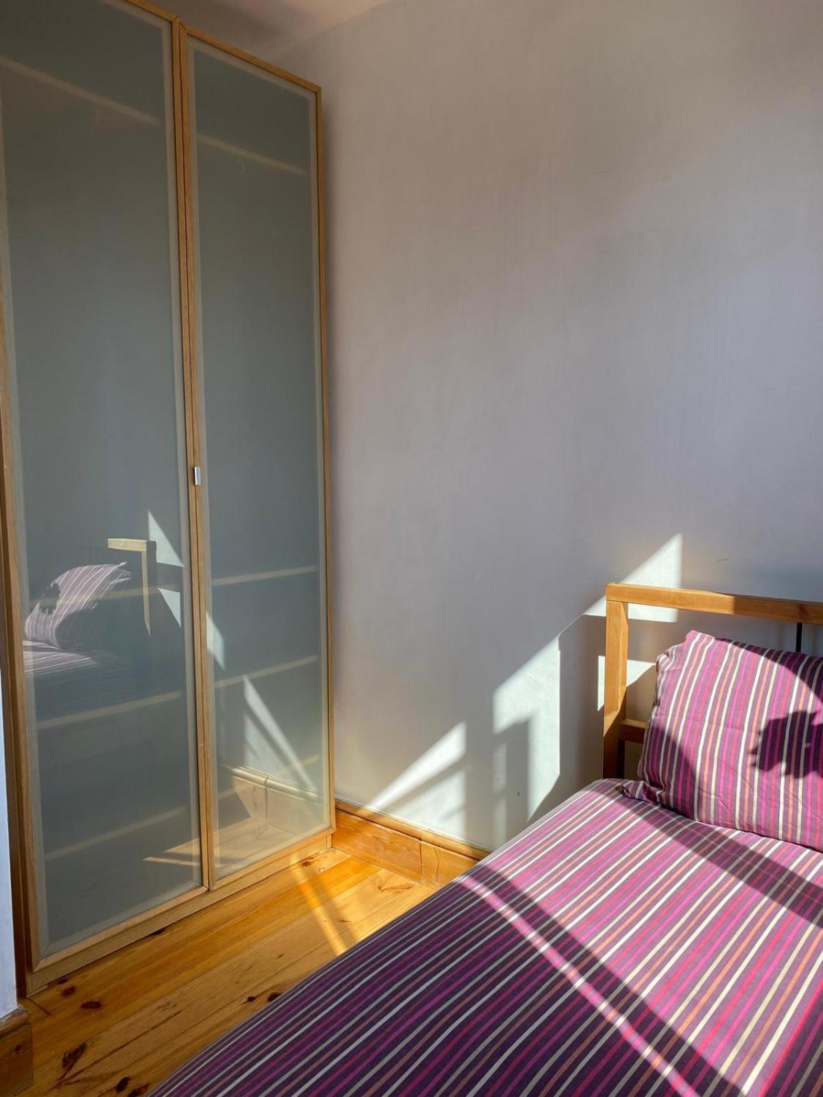 Lovely Rooms In West London Northolt  エクステリア 写真
